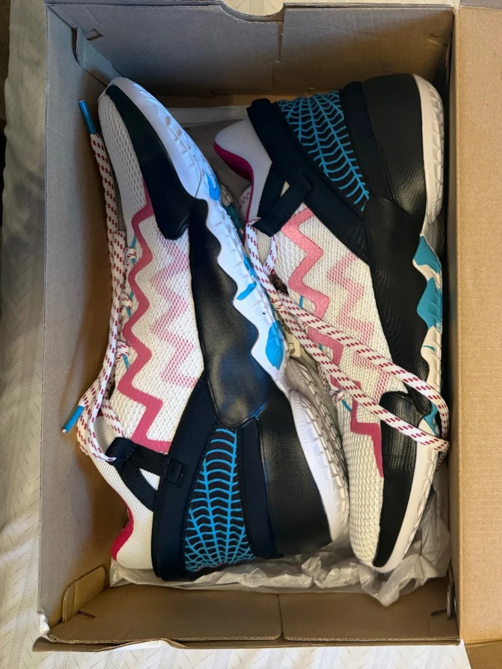 adidas damaged box